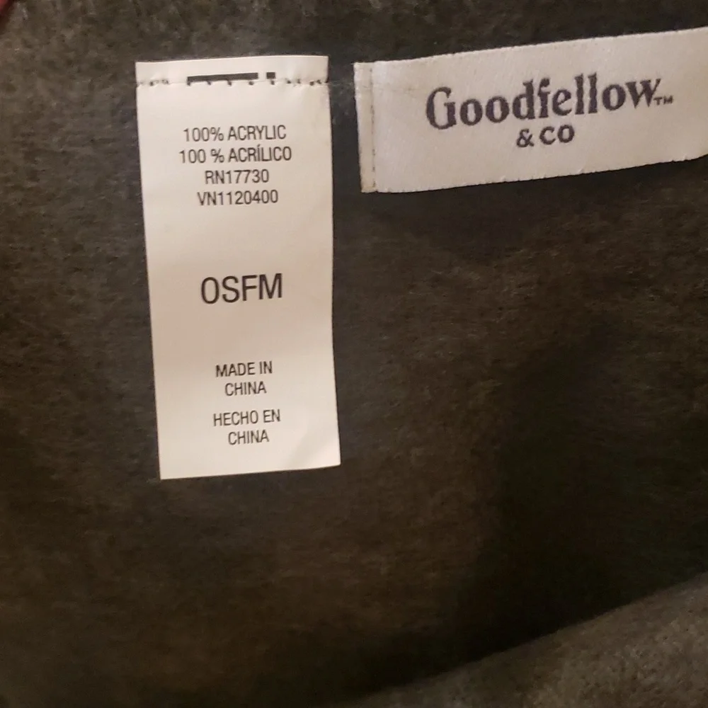 NWT Goodfellow & Co Mens Camouflage Olive Green Grey Scarf
